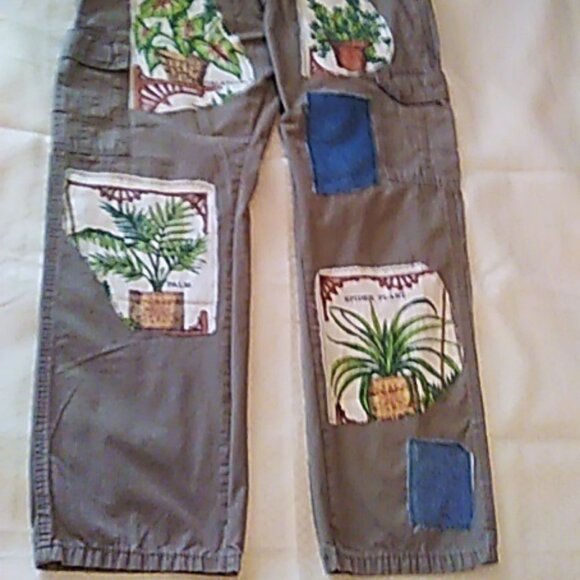 Plant Lover Upcycled Wrangler Cargo Pants 32 x 34 Khaki Patches Unisex Baggy - Picture 4 of 12